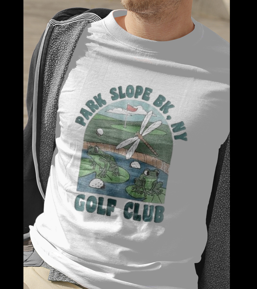 Park Slope BK NY Golf Club Frog And Dragonfly On Golf Course Lily Pads In Pond T-Shirt