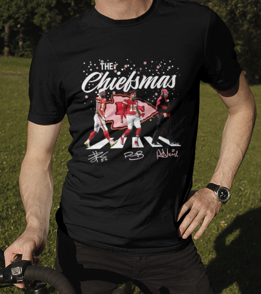 The Chiefsmas KC Jingle Bells Kelce Yells Patrick Made A Play Kansas T-Shirt