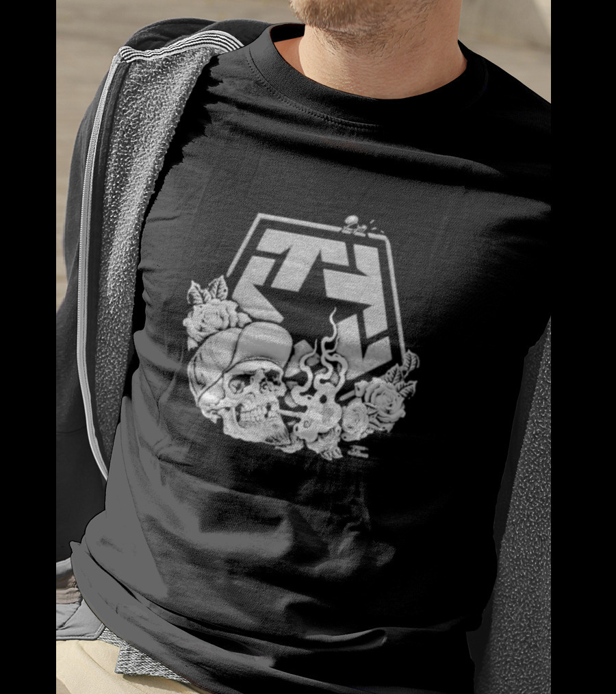 Tribal Gear Chuey Smoke Skull With Smoke And Roses T-Shirt