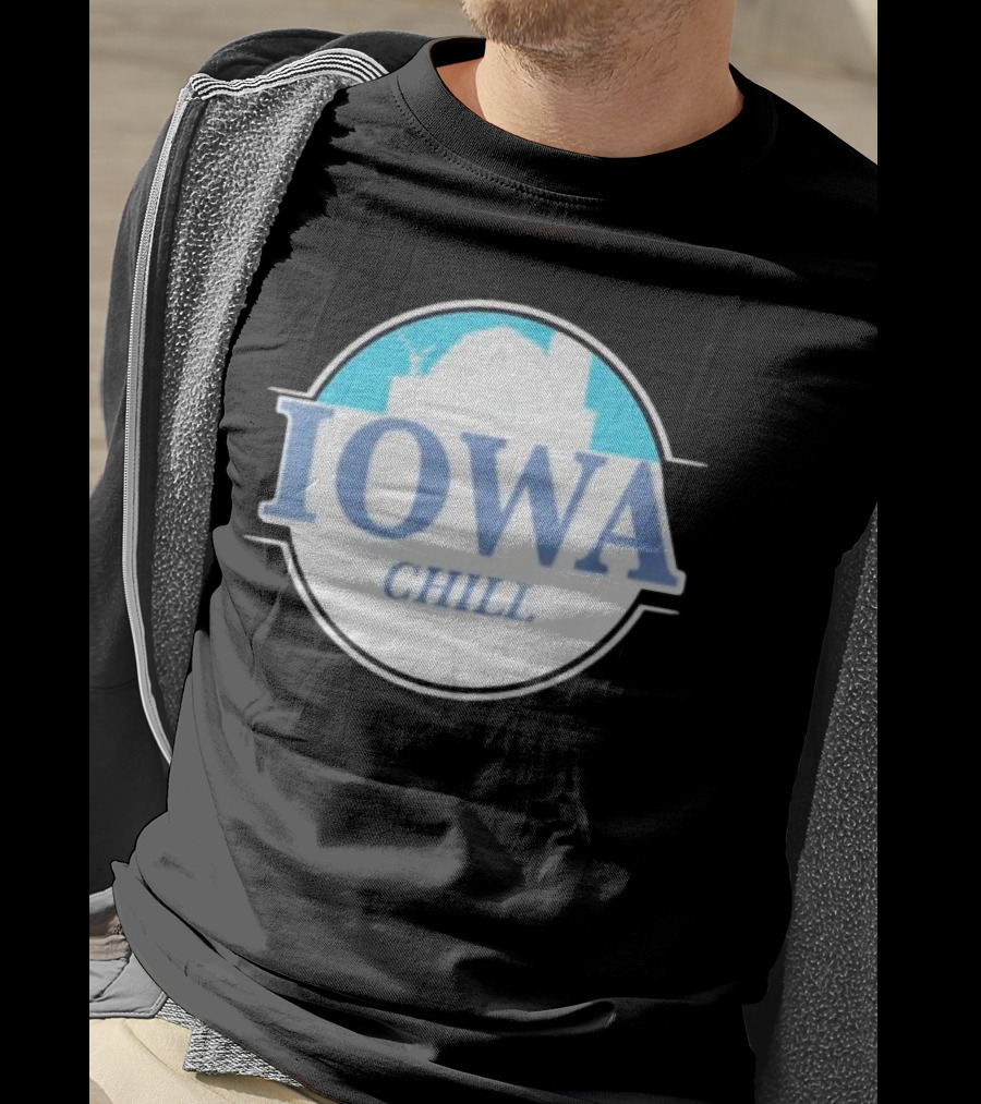Iowa Chill Barn Windmill Circle T-Shirt