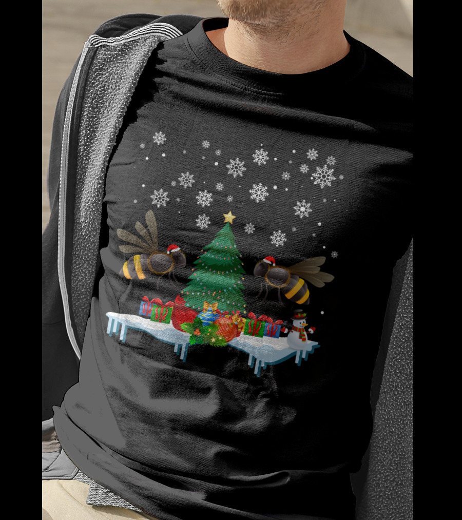Bee Merry Christmas Tree Snowflakes Holiday Bees Santa Hats T-Shirt