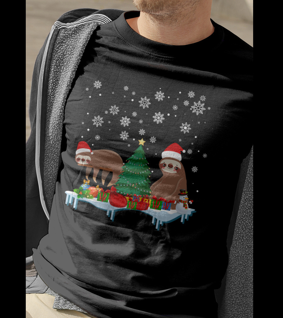 Sloth Merry Christmas Snowflakes Santa Hat Gifts Tree T-Shirt