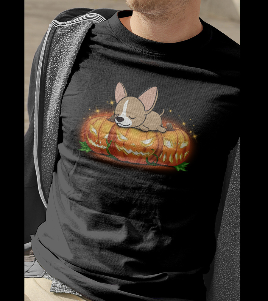 Chihuahua Sleeping On Halloween Pumpkins With Glowing Jack-O-Lanterns T-Shirt
