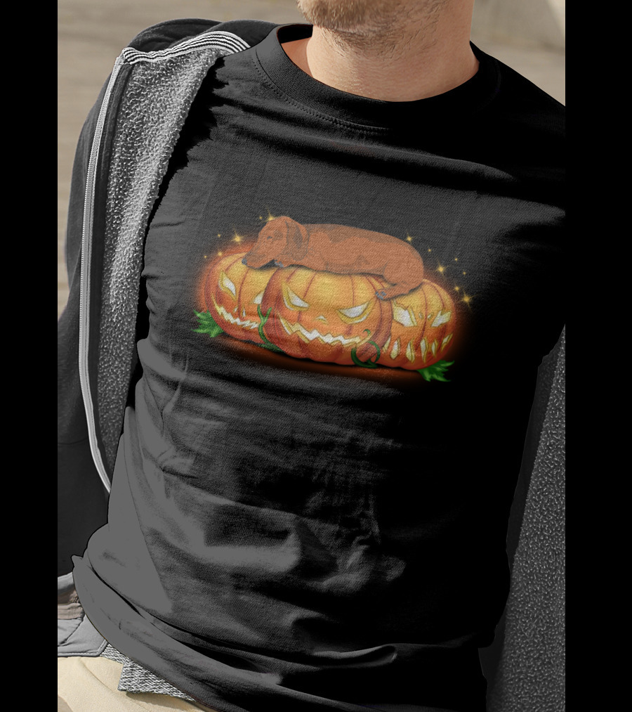 Dachshund Sleeping On Glowing Halloween Pumpkins T-Shirt