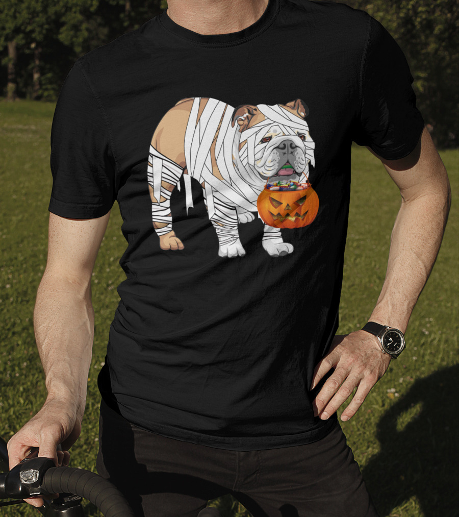 Halloween Bulldog Wrapped As Mummy Holding Pumpkin Candy Bucket T-Shirt