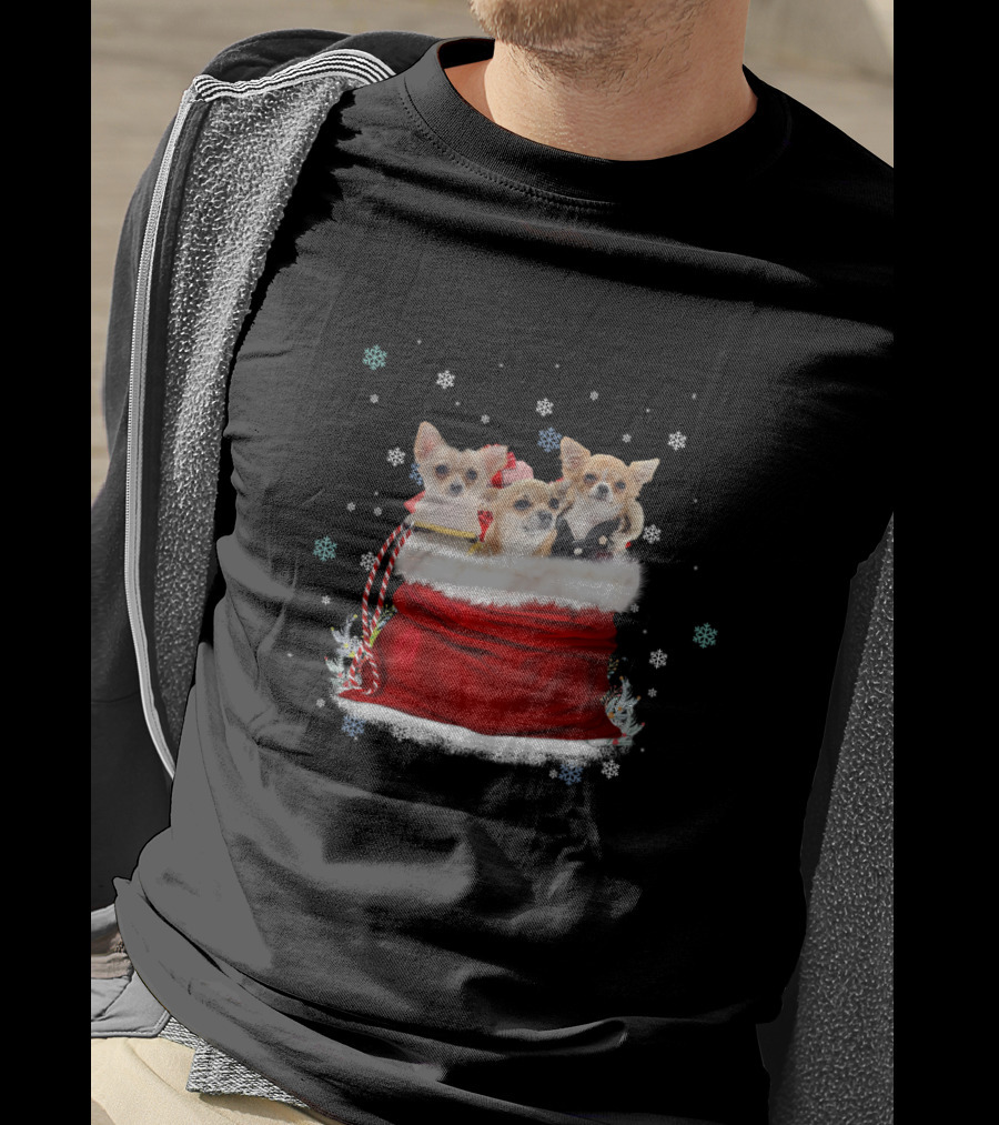 Chihuahua Christmas Trio In Festive Red Santa Bag With Snowflakes T-Shirt