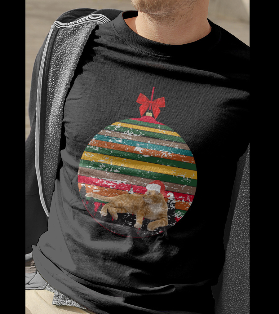 Christmas Vintagetees Cat In Santa Hat On Retro Striped Christmas T-Shirt
