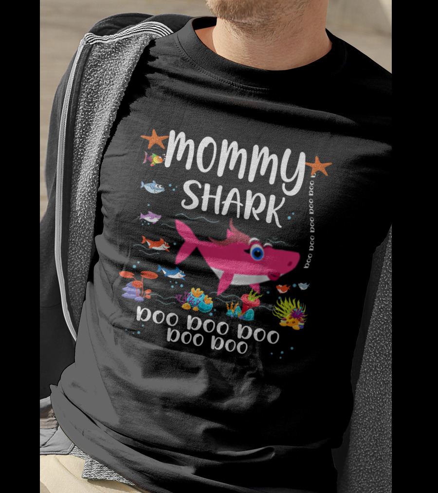 Mommy Shark Doo Doo Doo Doo Doo Doo Ocean Scene T-Shirt