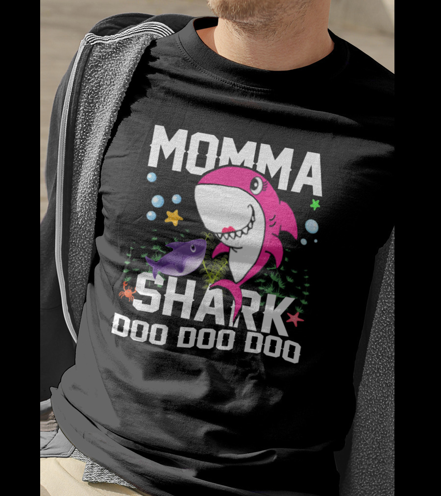 Momma Shark Doo Doo Doo Pink Cartoon Sea Creatures Bubbles And Starfish T-Shirt