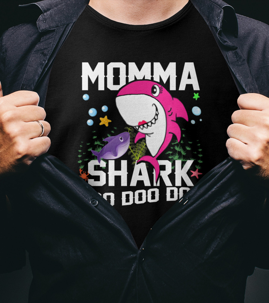 Momma Shark Doo Doo Doo Pink Cartoon Sea Creatures Bubbles And Starfish T-Shirt