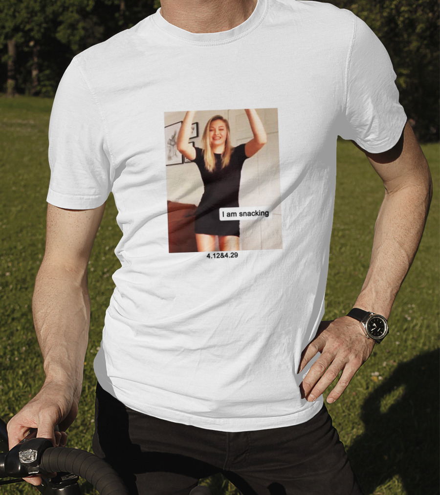 I Am Snacking 4.1284.29 T-Shirt
