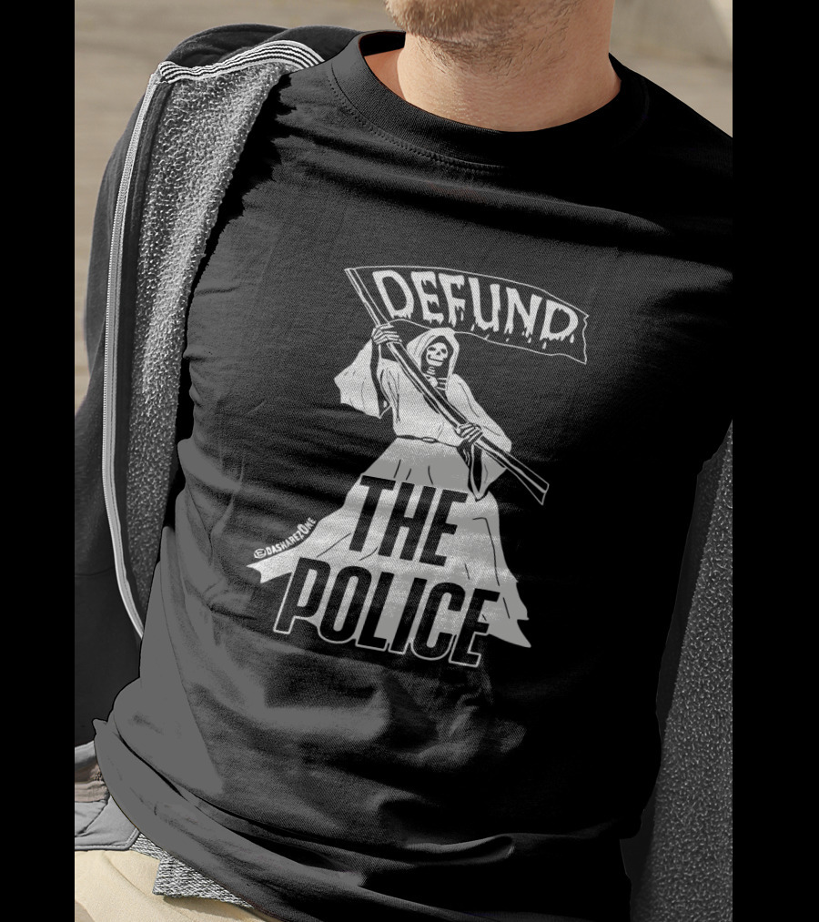 DEFUND THE POLICE Grim Reaper @tatunroe T-Shirt