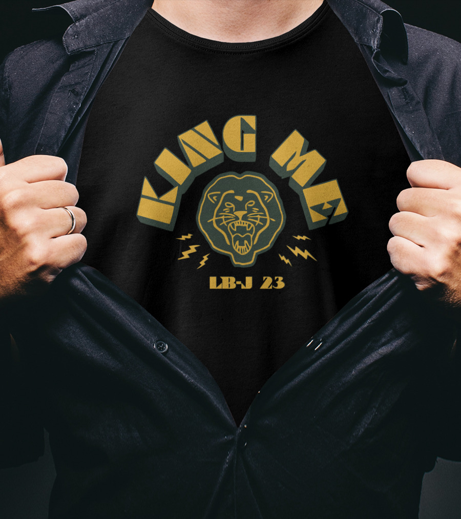 King Me LB-J 23 Iconic Panther T-Shirt