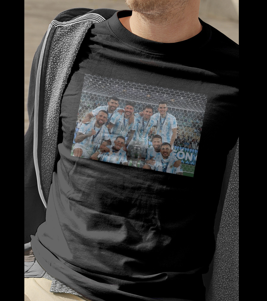 De Pauls Curious Argentinians Celebrating Victory T-Shirt