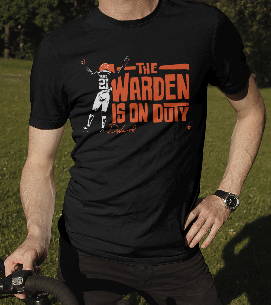 The Warden Denzel Ward Is On Duty 21 Signature Football T-Shirt