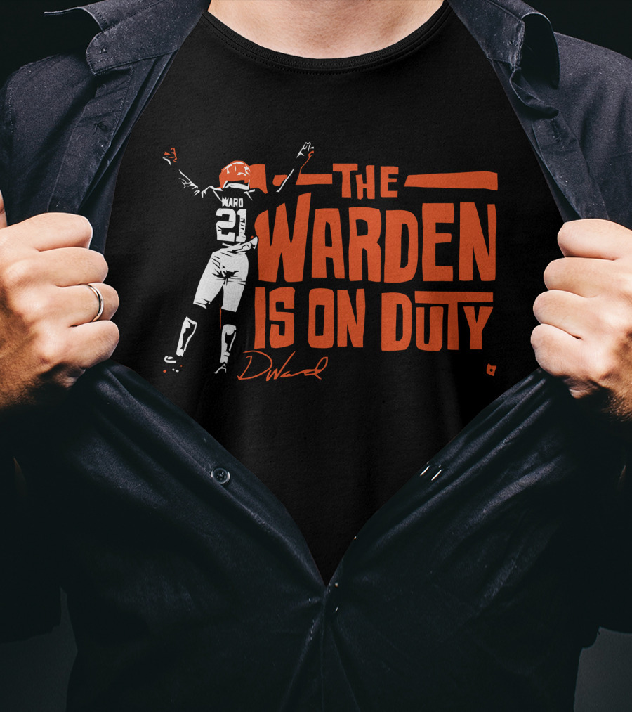 The Warden Denzel Ward Is On Duty 21 Signature Football T-Shirt