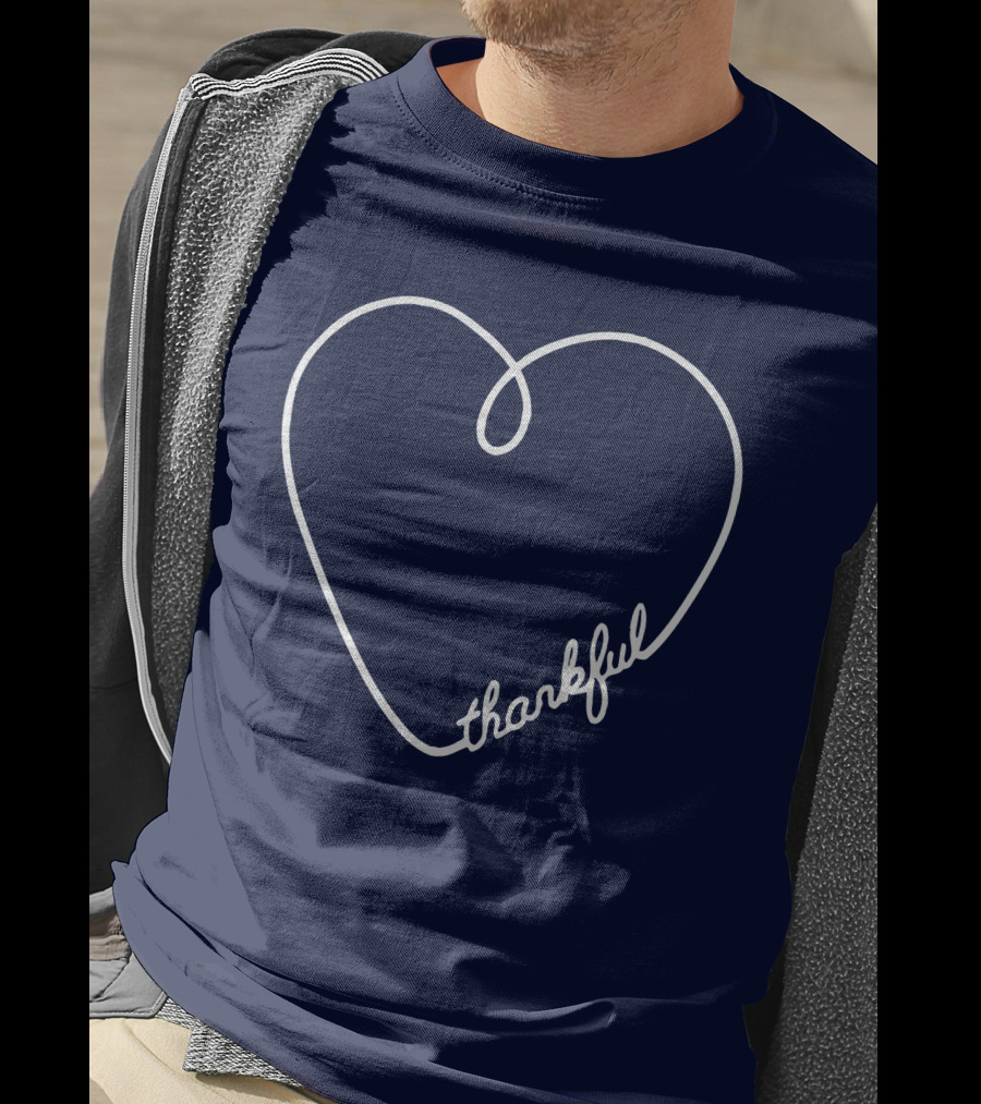 Thankful Script Heart Outline T-Shirt