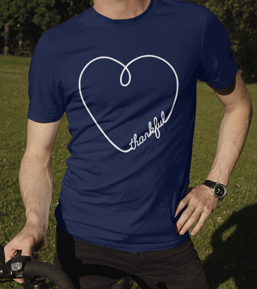 Thankful Script Heart Outline T-Shirt