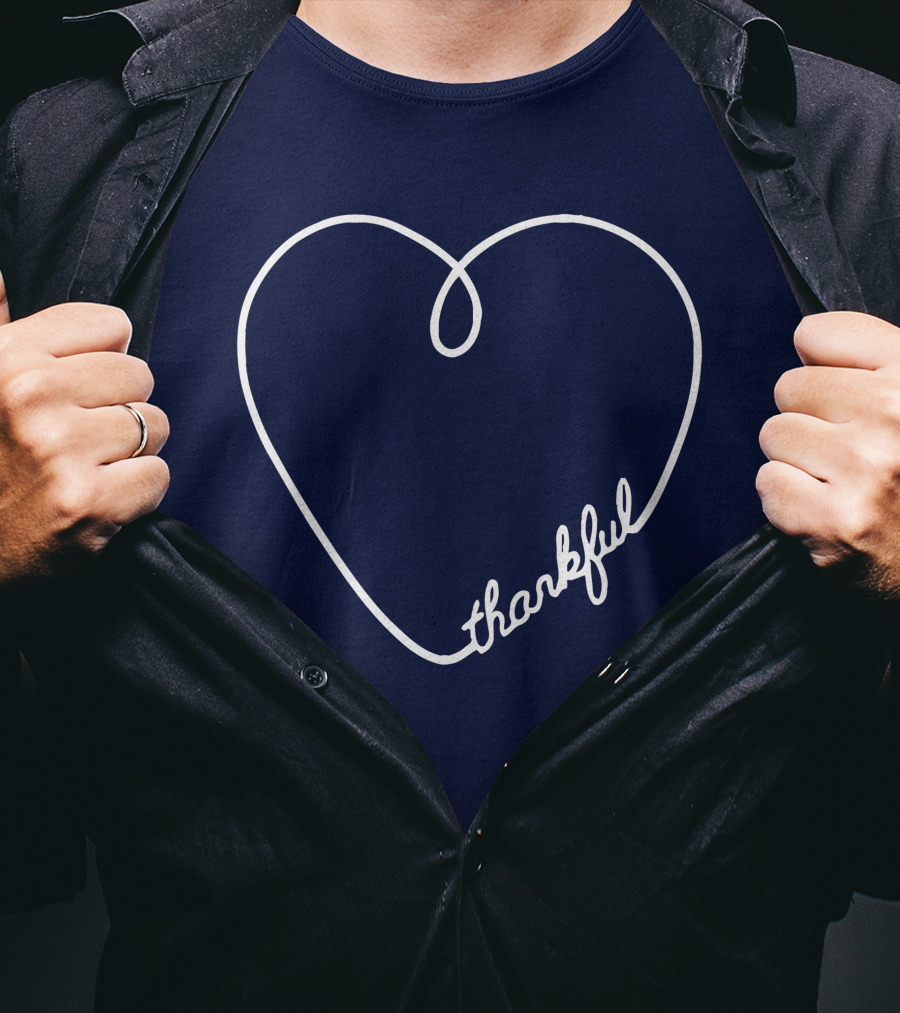 Thankful Script Heart Outline T-Shirt