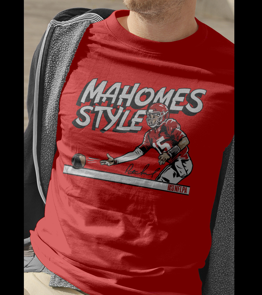 MAHOMES STYLE NFLPA Football Quarterback Signature T-Shirt