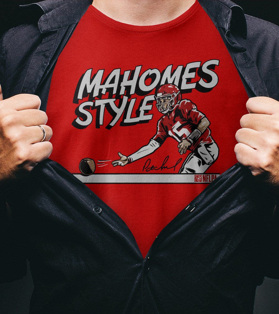 MAHOMES STYLE NFLPA Football Quarterback Signature T-Shirt