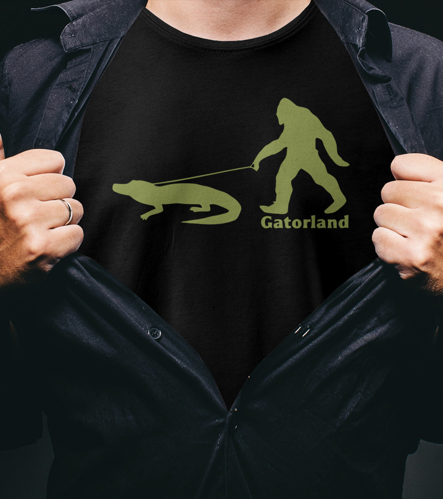 Cvpayne Bigfoot Walking Alligator Gatorland T-Shirt