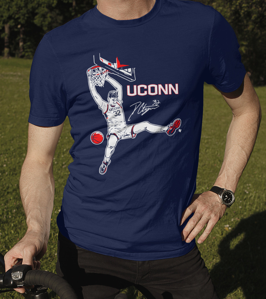 UConn Basketball Donovan Clingan Slam Dunk Signature 32 T-Shirt