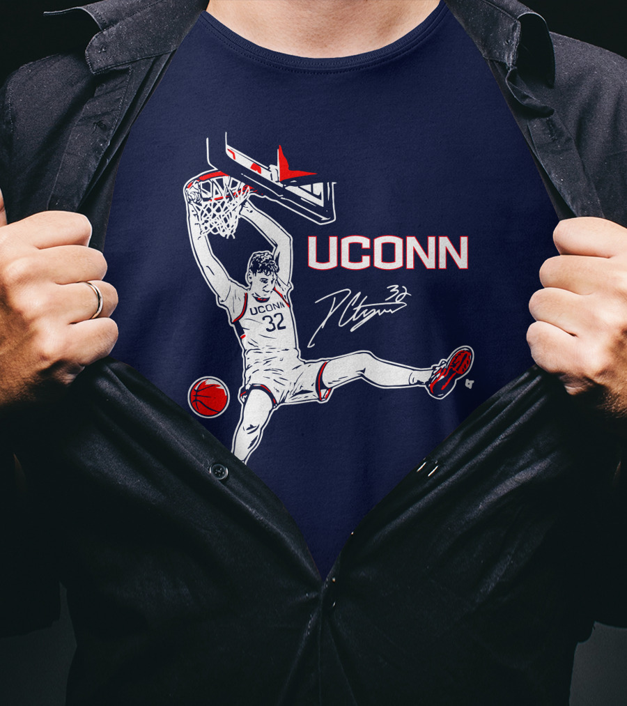 UConn Basketball Donovan Clingan Slam Dunk Signature 32 T-Shirt