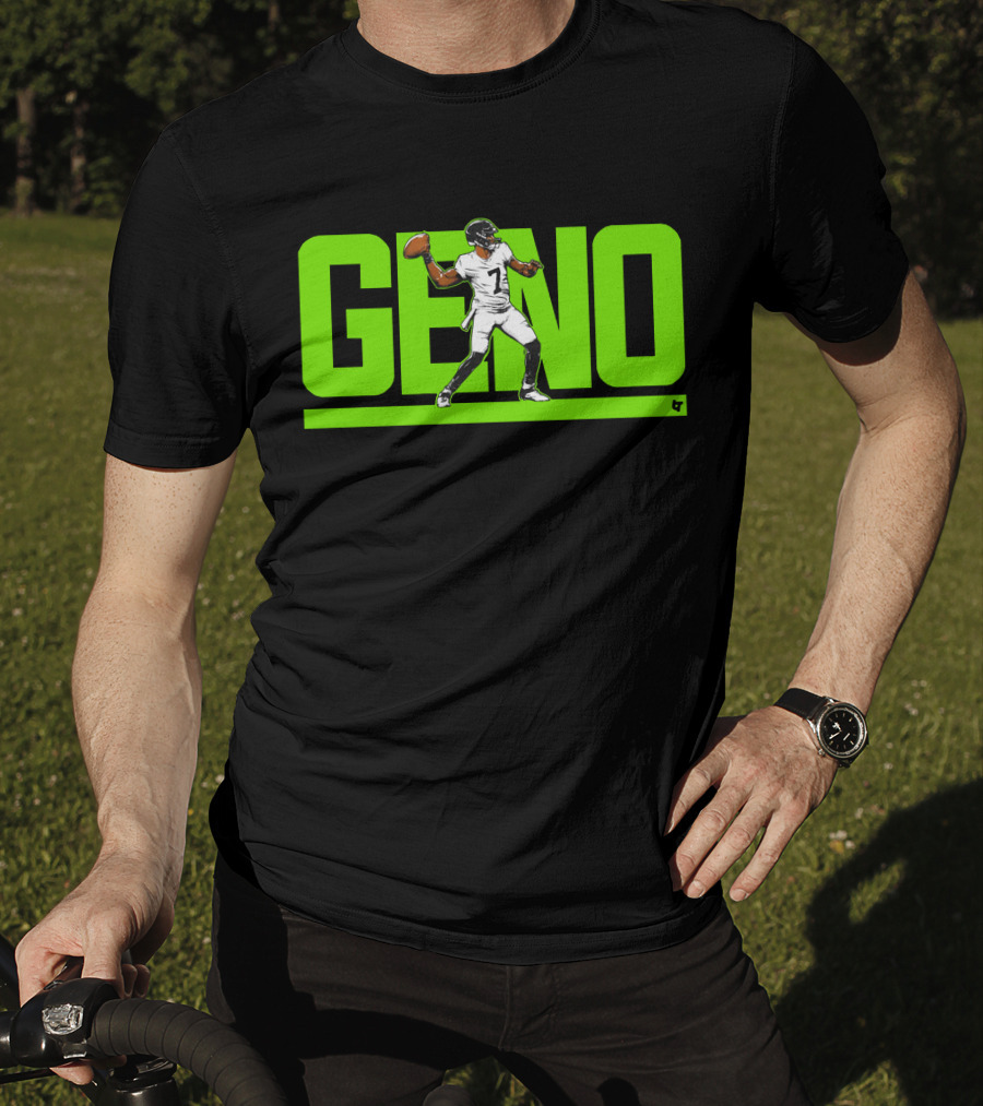 Geno Smith Football Player Throwing Quarterback Action T-Shirt