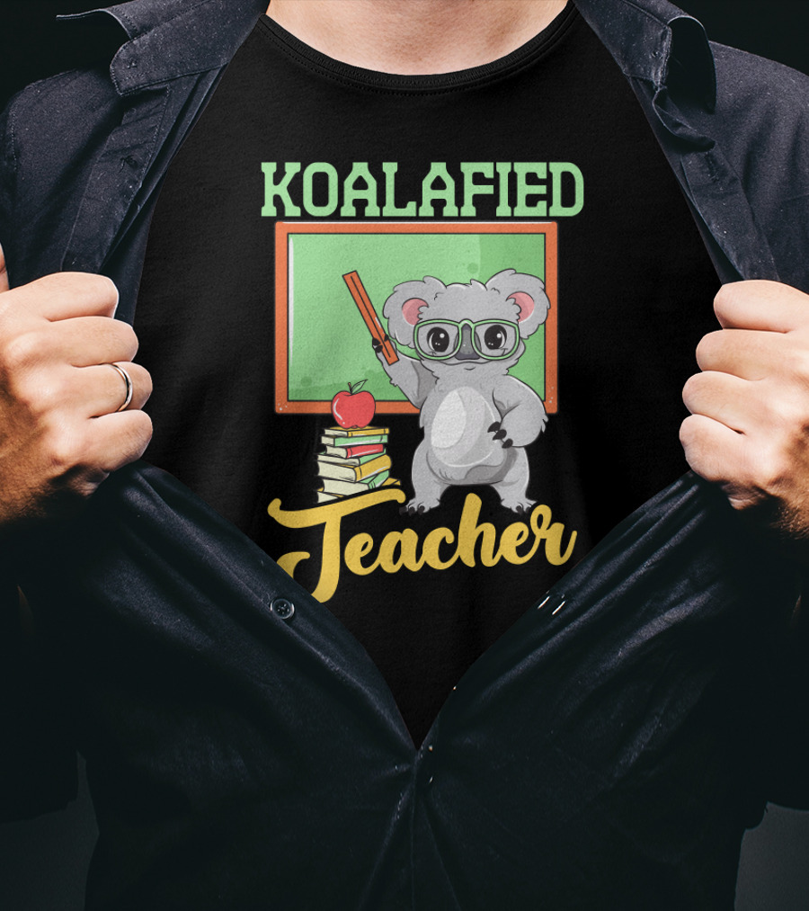 Koalafied Teacher Back To School Funny Koala Teacher Pun With Books And Blackboard T-Shirt