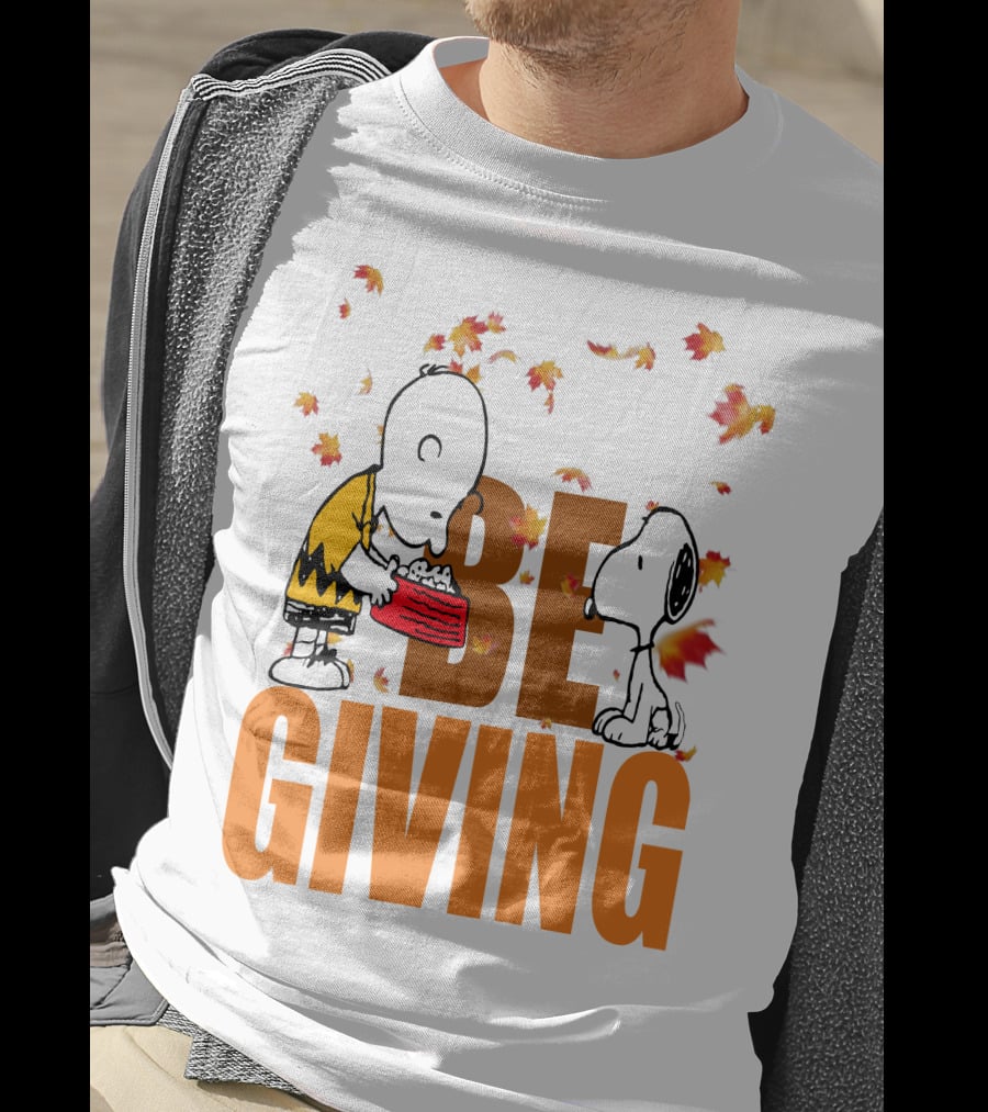Charlie Brown And Snoopy Be Giving Thanksgiving Day Leaves T-Shirt