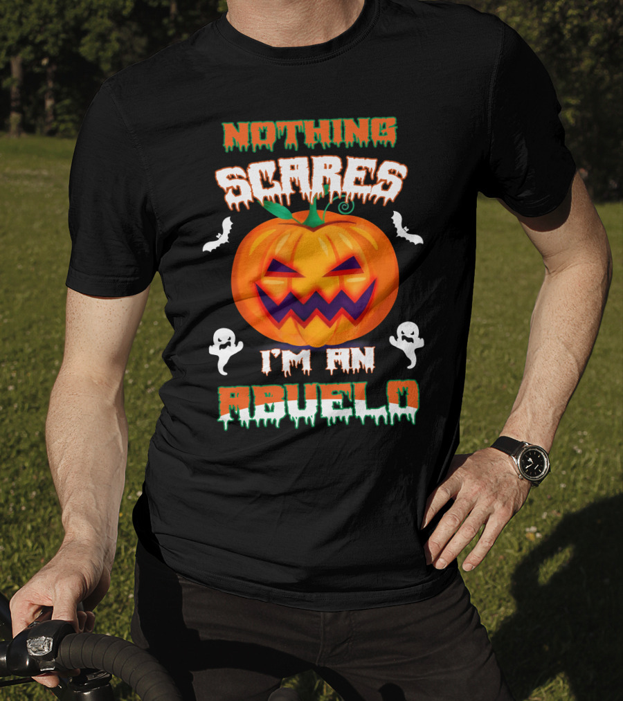 Nothing Scares I'm An Abuelo Halloween Pumpkin Ghosts And Bats T-Shirt