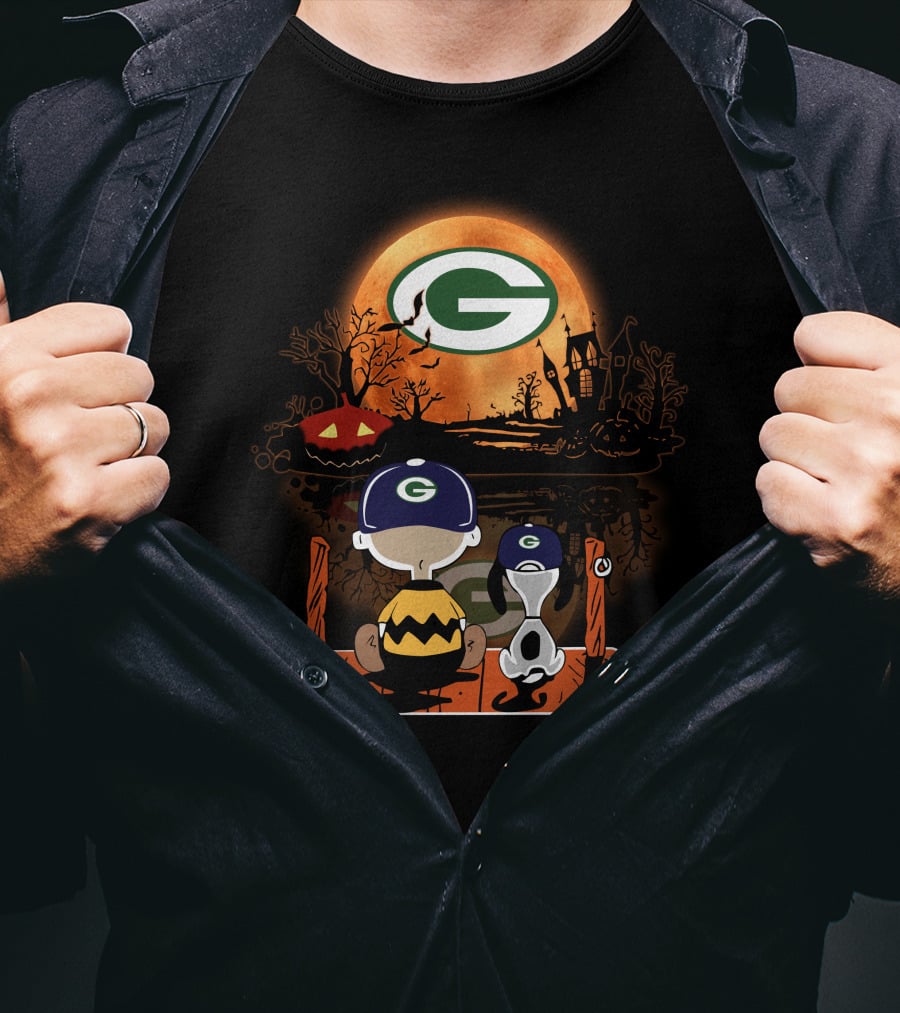 Charlie Brown And Snoopy Halloween Scene With Green Bay Packers T-Shirt