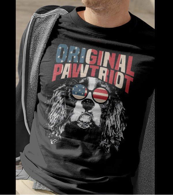 Original Pawtriot Cavalier King Charles Spaniel USA Flag Sunglasses T-Shirt