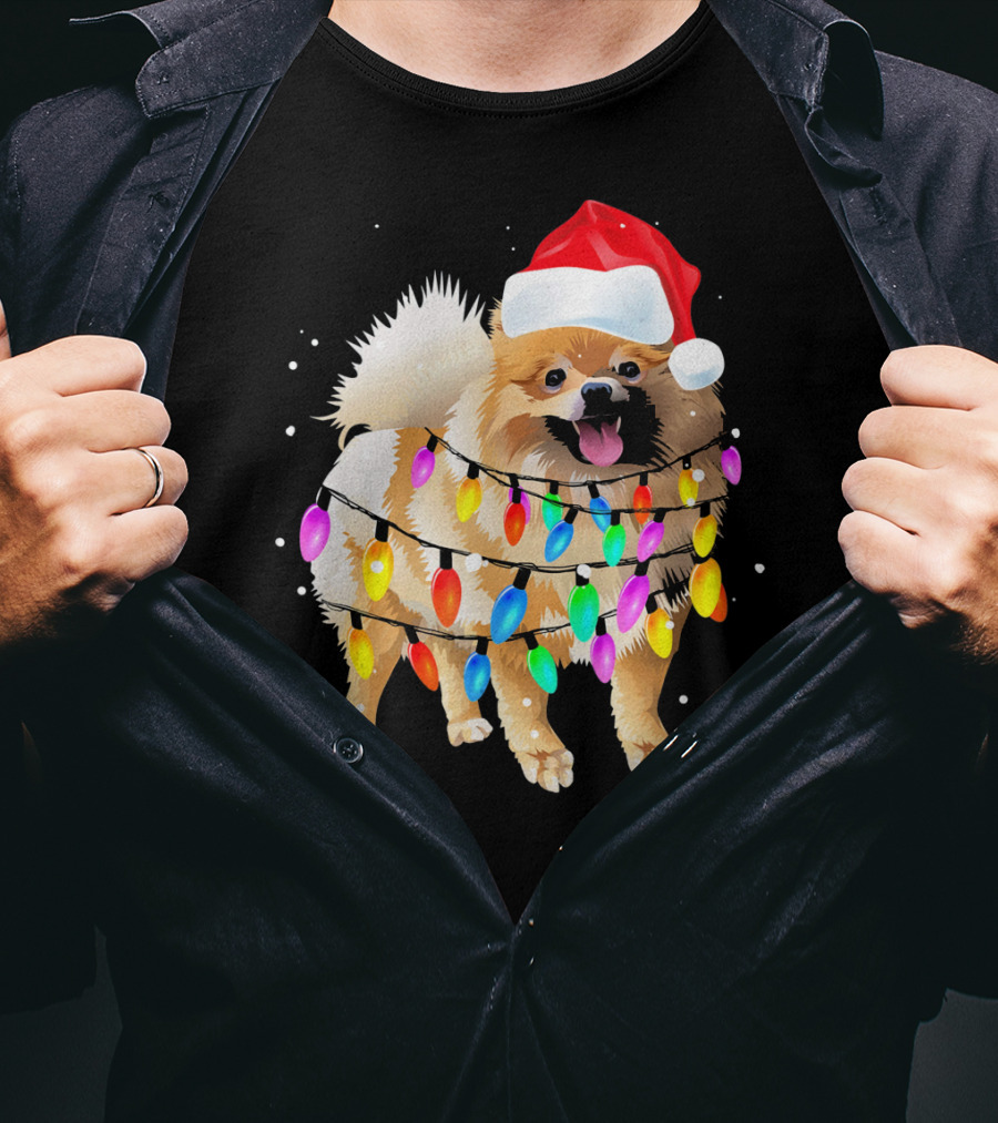 Pomeranian With Santa Hat And Colorful Christmas Lights T-Shirt