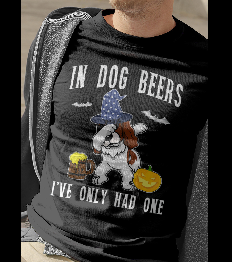 In Dog Beers I've Only Had One Dabbing Cavalier King Charles Spaniel Halloween Wizard Hat Pumpkin T-Shirt