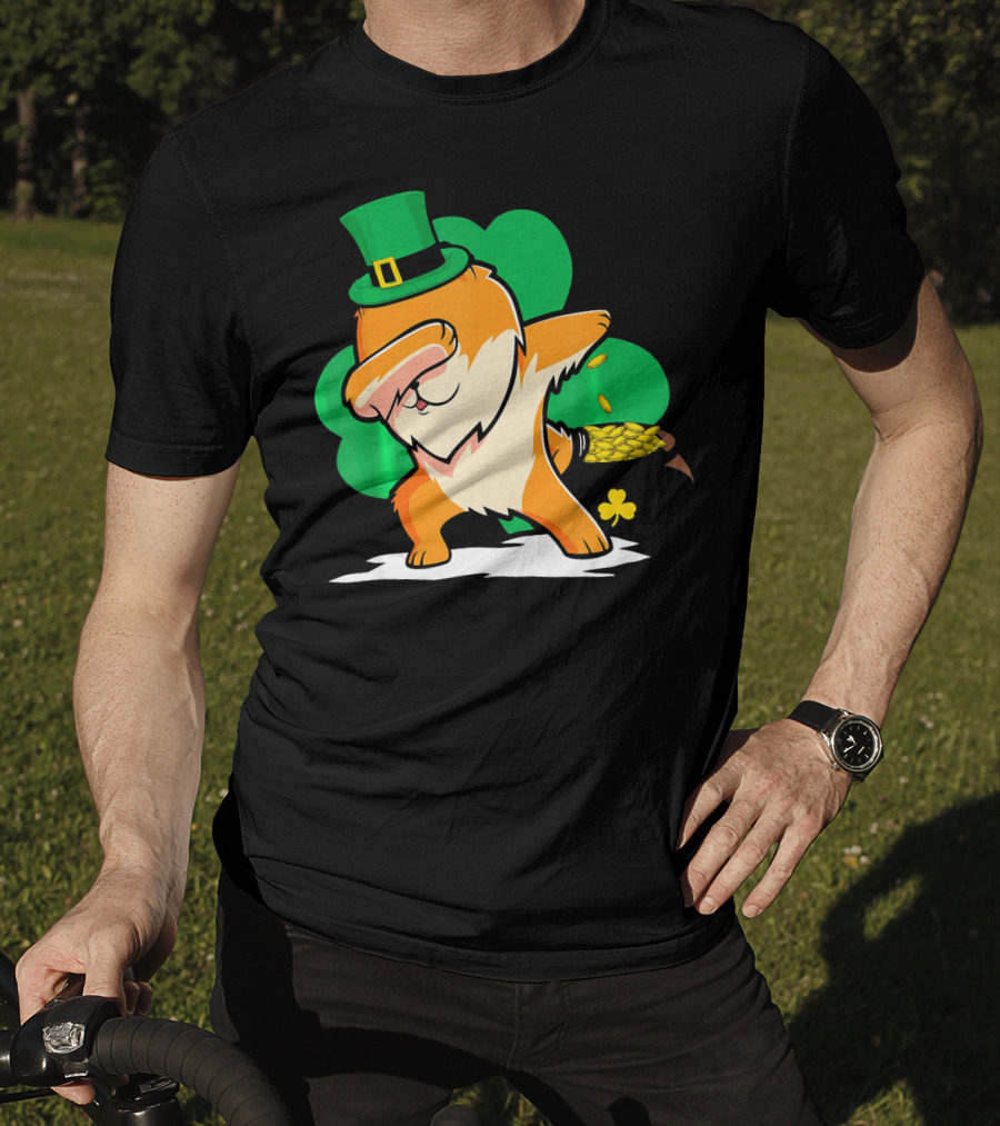 St Patrick's Day Dabbing Pomeranian With Leprechaun Hat And Shamrock T-Shirt