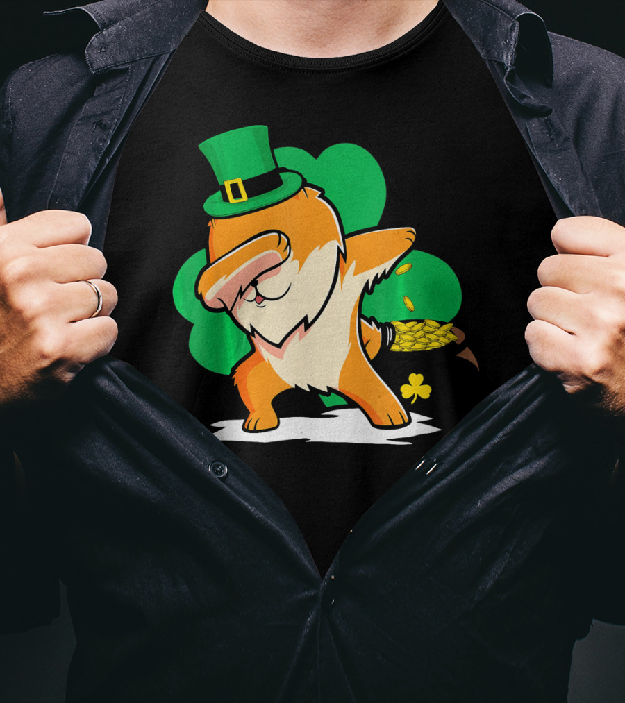St Patrick's Day Dabbing Pomeranian With Leprechaun Hat And Shamrock T-Shirt