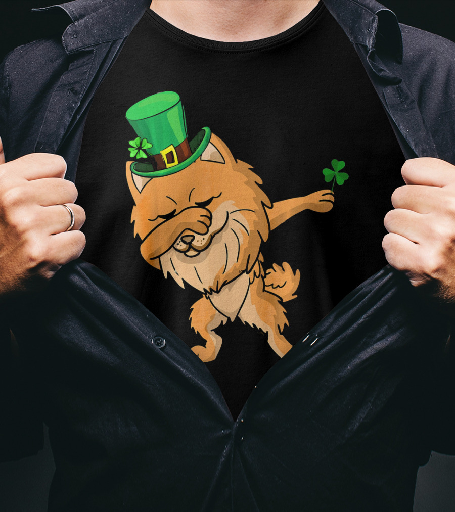 St Patricks Dabbing Pomeranian Leprechaun With Shamrock T-Shirt