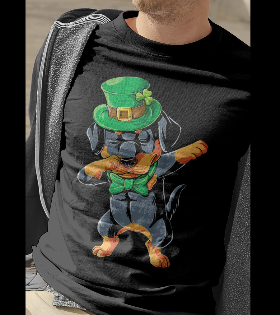 Rottweiler Dabbing Green Leprechaun Hat St Patrick's Day Bow Tie T-Shirt