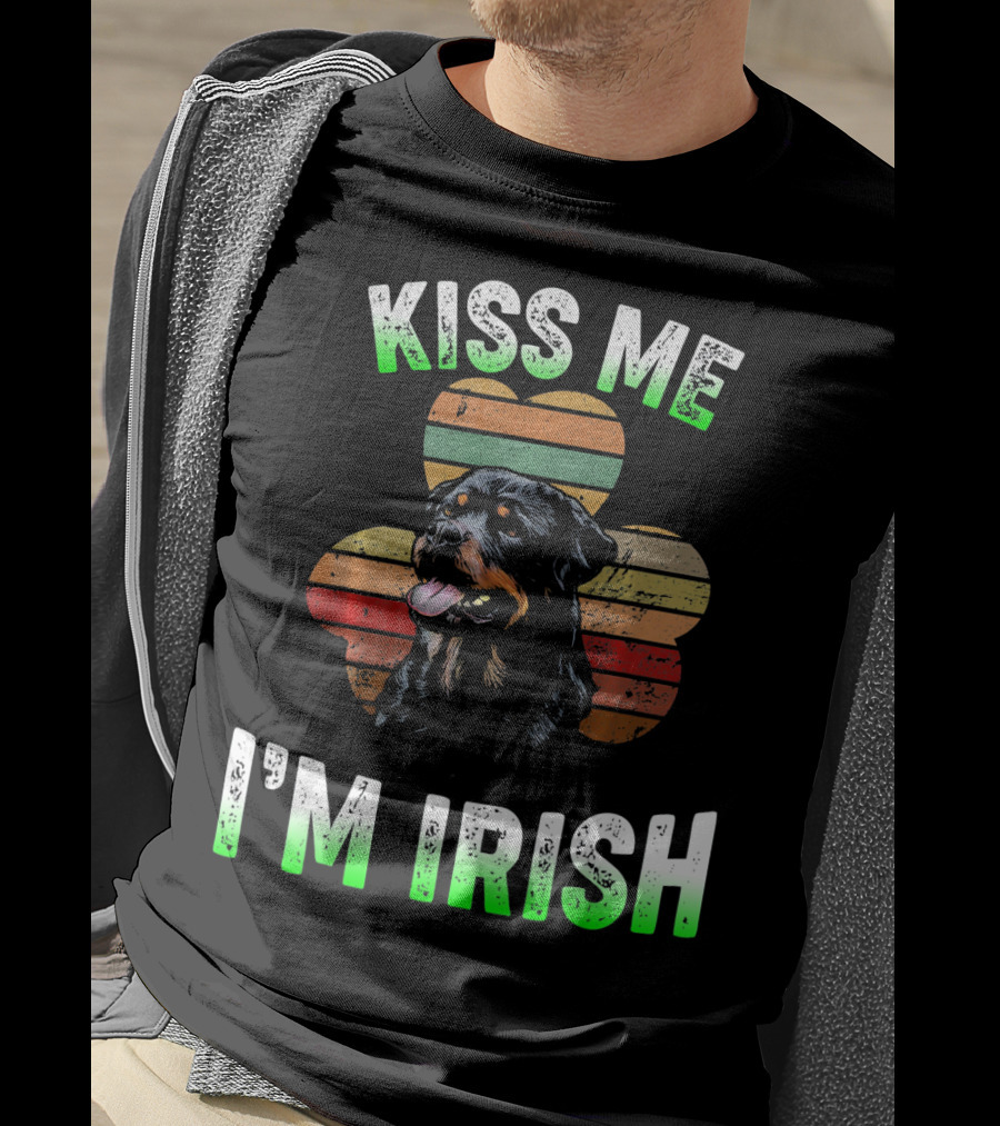 Kiss Me I'm Irish Funny Vintage Shamrock Rottweiler T-Shirt