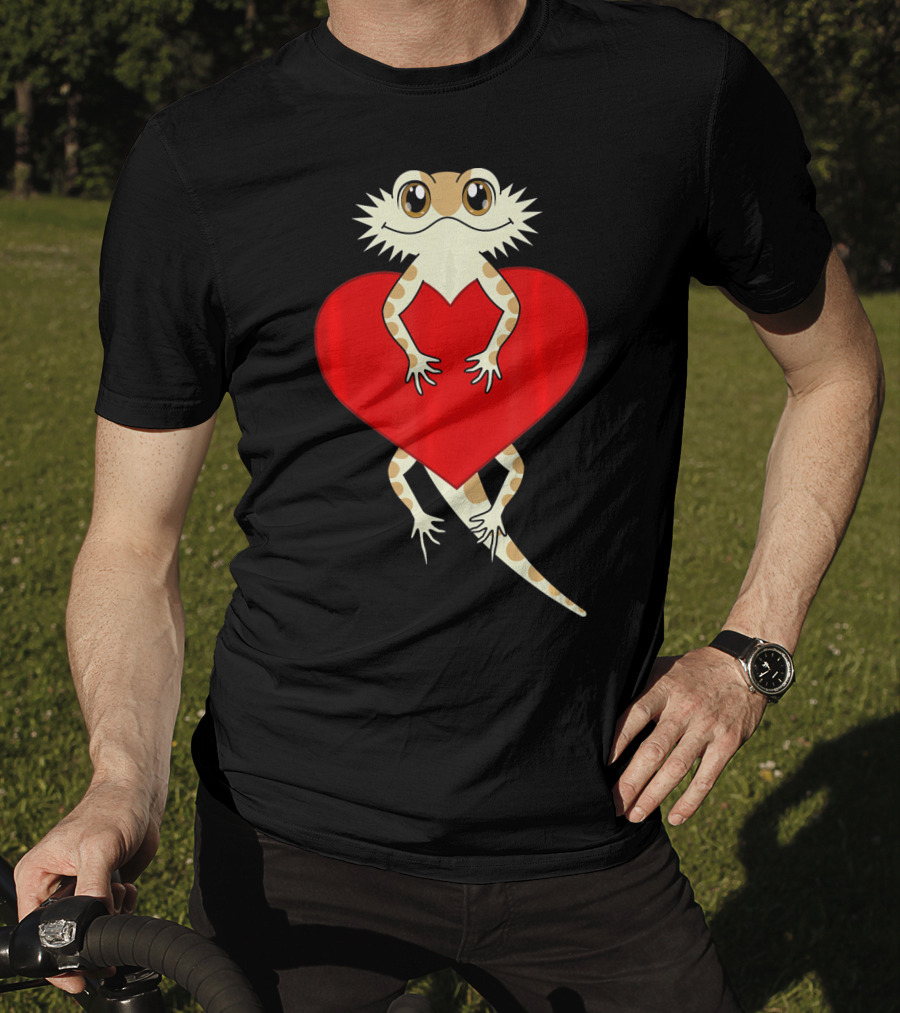 Cute Cartoon Bearded Dragon Hugging Heart Valentines T-Shirt