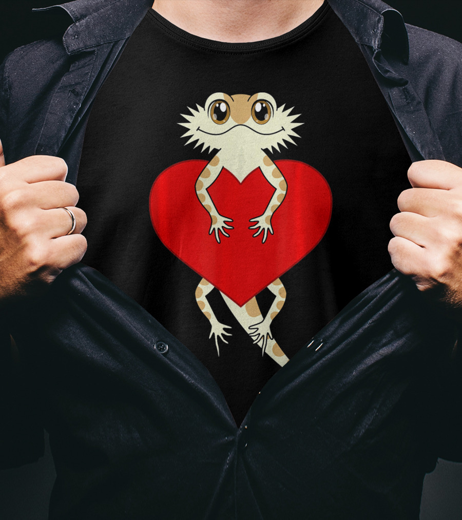 Cute Cartoon Bearded Dragon Hugging Heart Valentines T-Shirt
