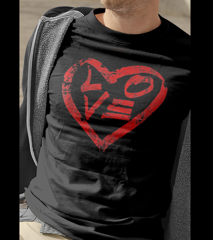 Cool Unique Love Heart Retro Vintage Love T-Shirt