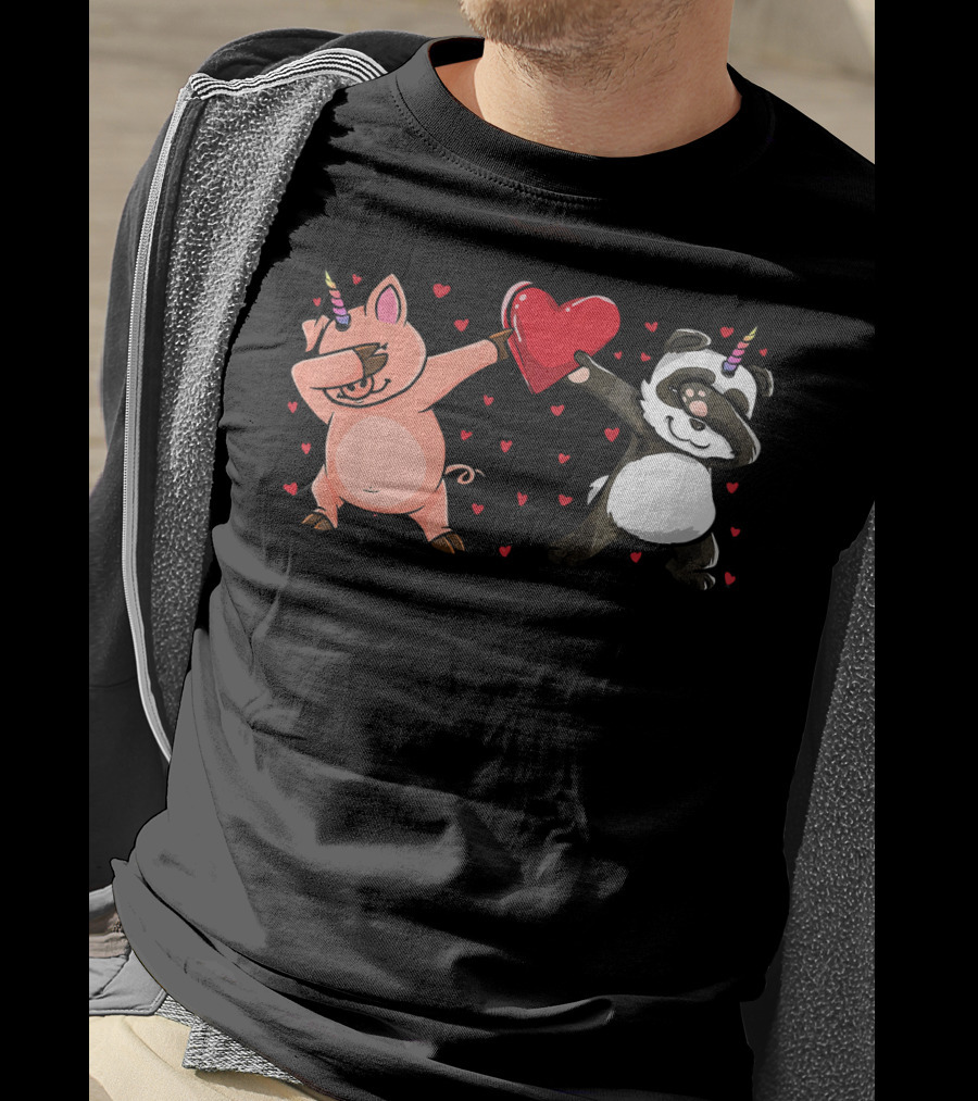 Dabbing Piggycorn Pandicorn Holding Heart Valentine T-Shirt