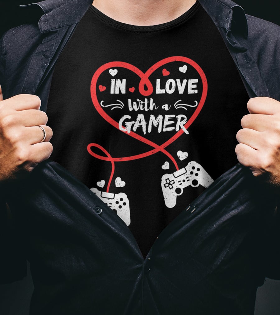 In Love With A Gamer Funny Video Gamer Valentines Day Long T-Shirt