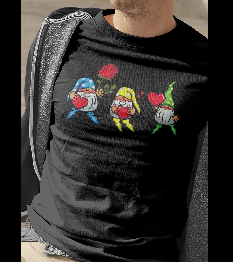 Valentine's Day Gnome Lovers Holding Hearts And Roses T-Shirt