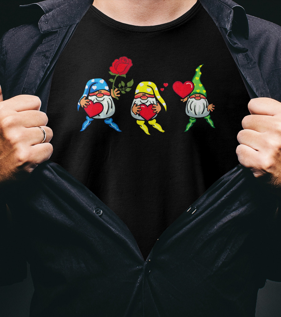 Valentine's Day Gnome Lovers Holding Hearts And Roses T-Shirt