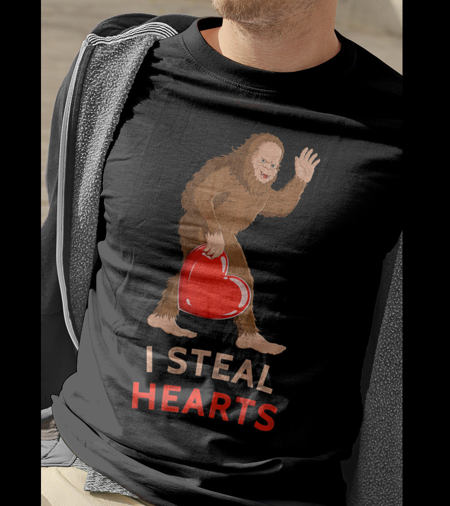I Steal Hearts Bigfoot Valentine's Day Funny Sasquatch Image T-Shirt