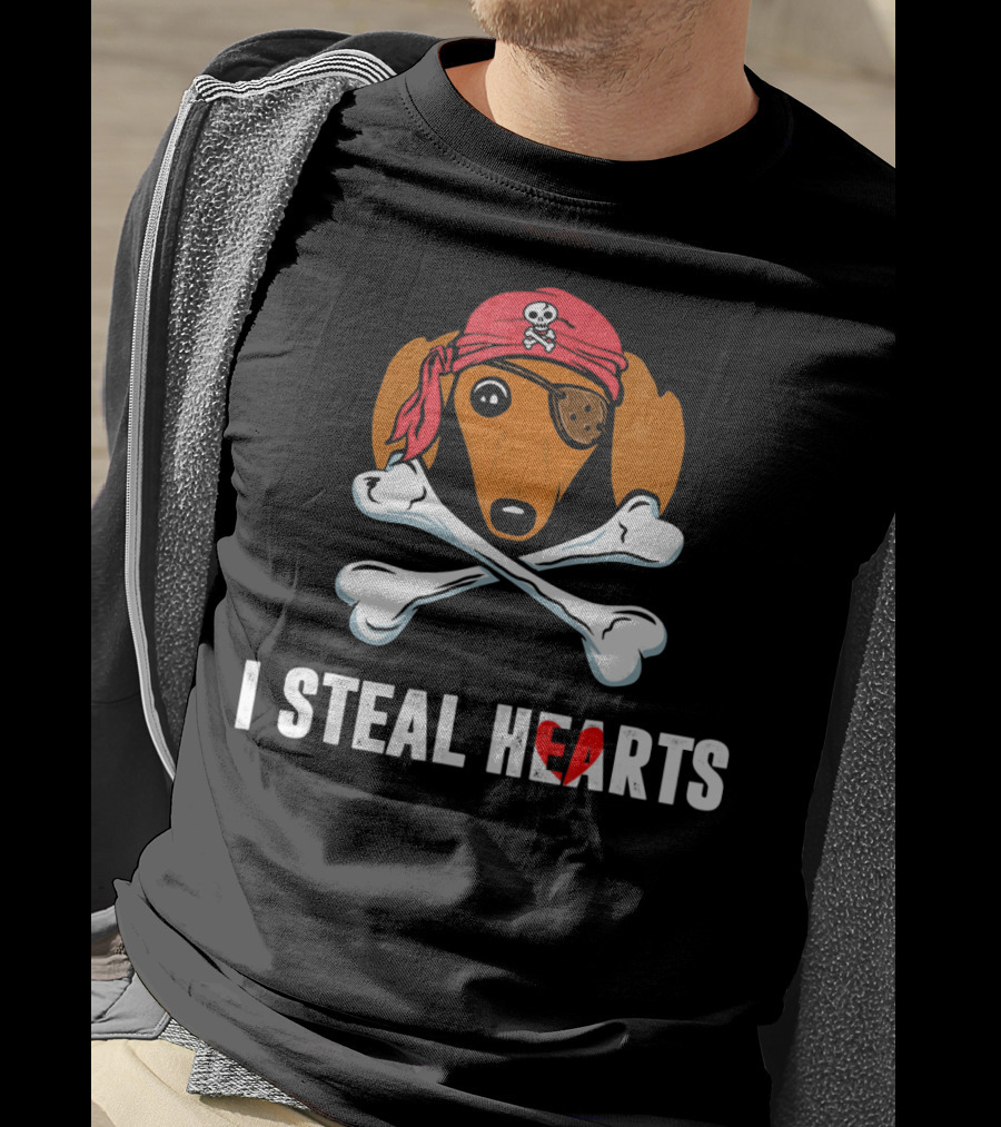 I Steal Hearts Dachshund Pirate Dog With Skull Crossbones Bandana Eyepatch T-Shirt